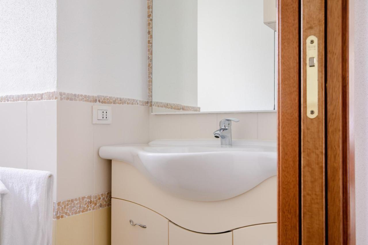Le Residenze Di Baia Sant'Anna Villa Tanaunella Kültér fotó
