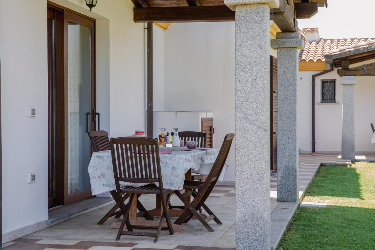 Le Residenze Di Baia Sant'Anna Villa Tanaunella Kültér fotó