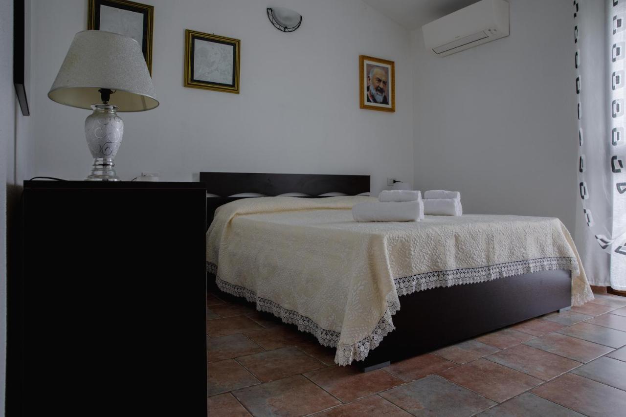 Le Residenze Di Baia Sant'Anna Villa Tanaunella Kültér fotó