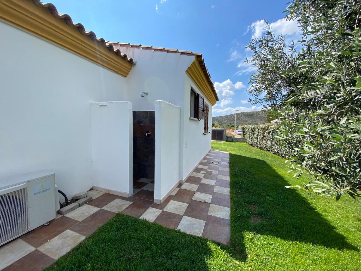 Le Residenze Di Baia Sant'Anna Villa Tanaunella Kültér fotó